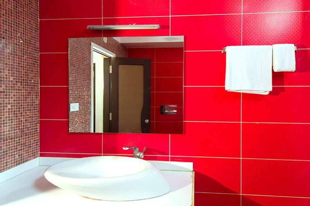 Phoenix Hospitality Services Csennai Kültér fotó
